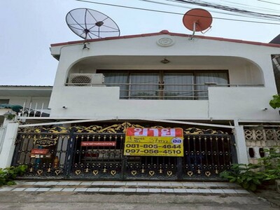 ขายทาวน์เฮ้าส์ 2 ชั้น 37 ตร.วา หมู่บ้านเมืองทองธานี ซอย1 หน้าทะเล