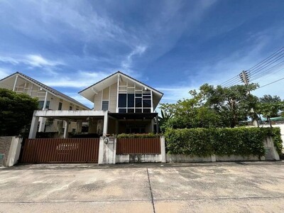 หมู่บ้านแมคโนลีย์ ศรีราชา บ้านเดี่ยวให้เช่า พร้อมสระว่ายน้ำ ฟิตเน