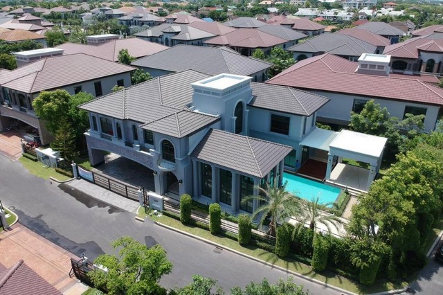 ขายบ้านเดี่ยวหลังมุมหลังใหม่ 225 ตรว. เดอะแกรนด์ ปิ่นเกล้า บรมราชชนนี ใกล้ศาลายา พร้อมสระว่ายน้ำ 