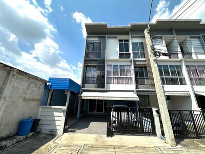  ให้เช่าทาวน์โฮม 3 ชั้น ห้องมุม ม.สัมมากร อเวนิว รามอินทรา-วงแหวน