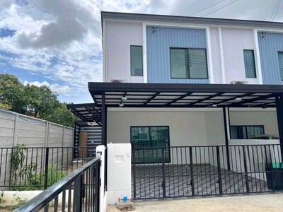 ให้เช่าทาวน์โฮม2ชั้น หลังมุม 22ตรว.ถนน วงแหวน- บางนาหรือสุขาภิบาล