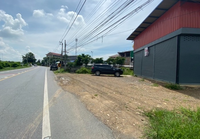 ขายที่ดิน พร้อมโกดัง ขนาดที่ดิน 212ตรว ติดริมถนนคลอง13 หนองจอก ถมแล้ว  ออกสุวินทวงศ์ ลำลูกกาได้ 