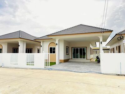 โซนท่ารั้ว ขาย 2.35 ล้าน บ้านสร้างใหม่ สไตล์มินิมอล พร้อมเข้าอยู่