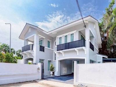 ขายบ้านเดี่ยวพัทยา ตกแต่งครบ พร้อมเข้าอยู่ ทำเลดี ใกล้หาดจอมเทียน