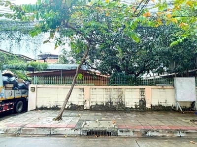 BTS เซนต์หลุยส์ 750 ม. บ้าน2ชั้น 50 ตร.วา.สาทร เซ็นทรัล สีลม 1.4 