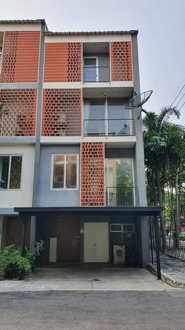 PB3635 ขายทาวน์โฮม 3 ชั้น ซอยรามอินทรา 64 โครงการ ไซมิส บรอทซั่ม แอท แฟชั่น ใกล้ แฟชั่นไอส์แลนด์ ติดถนนรัชดา-รามอินทรา
