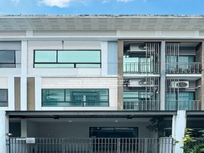 ขายทาวน์โฮม 3 ชั้น รีโนเวทใหม่ ซ.วัชรพล ใกล้ทางด่วน และสถานีรถไฟฟ