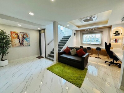 ให้เช่าบ้านหลังมุม 36 ตรว. 300 ตรม.ม.อยู่เจริญ779 รัชดา18 แต่งใหม