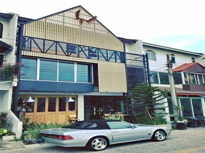 ร้านคราฟเบียร์  อาคาร 3 กรึ่มๆขึ้นรถไฟฟ้าได้ MRTแจ้งวัฒนะ14 140ม.