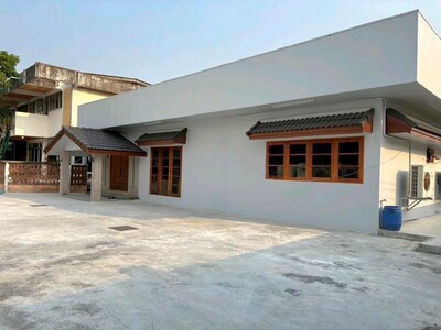 ให้เช่าที่ดินพร้อมอาคาร1ชั้น 1,022 ตารางเมตร ซอยเรวดี 