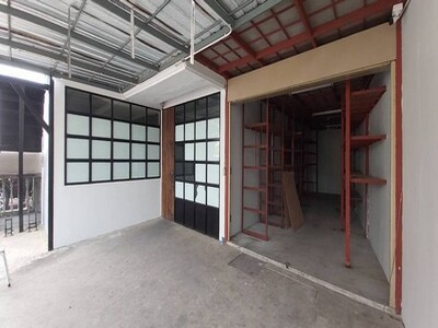 ให้เช่า บ้าน โฮมออฟฟิศ หมู่บ้านอยู่เจริญ ซอยรัชดา 18 