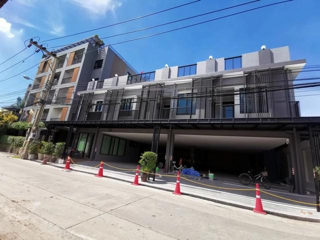 ให้เช่าอาคาร 3 ชั้น 650 ตรม. ถนนลาดพร้าว 71 นาคนิวาส เหมาะทำออฟฟิศ คลินิคความงาม ที่จอดรถเยอะ