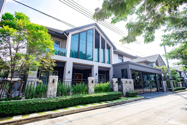 HS670ขายบ้านเดี่ยวโครงการบางกอกบูเลอวาร์ด แจ้งวัฒนะ 2 ขายพร้อมเฟอร์นิเจอร์ ตกแต่งสไตล์ Modern Luxury