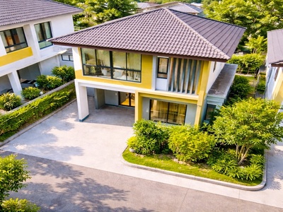 บ้านเดี่ยวให้เช่า 2 ชั้น  ถูกที่สุดใน ซาฟารี รร. สาธิตพัฒนา 500 ม