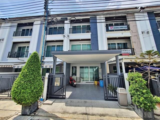ให้เช่าทาวน์โฮม 3 ชั้น โครงการ บ้านกลางเมือง S-Sense ศรีนครินทร์ 46/1 เหมาะสำหรับอยู่อาศัย 
