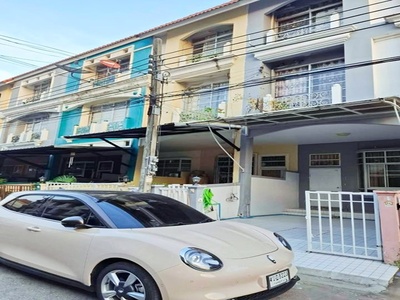  ทาวน์โฮม 3นอน 4 ซีคอนสแควร์ ศรีนครินทร์ 3กม.Lotus อ่อนนุช  300 ม