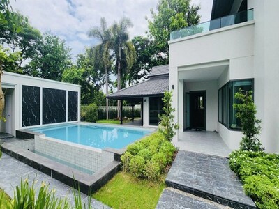 บ้านหรูพร้อมสระว่ายน้ำ เชียงใหม่ พูลวิลล่า 2 ชั้น  ใกล้นานาชาติ