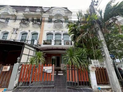 ให้เช่าทาวน์โฮม3ชั้น160ตร.ม.โครงการเดอะเมทโทรพระราม9หลังมุม