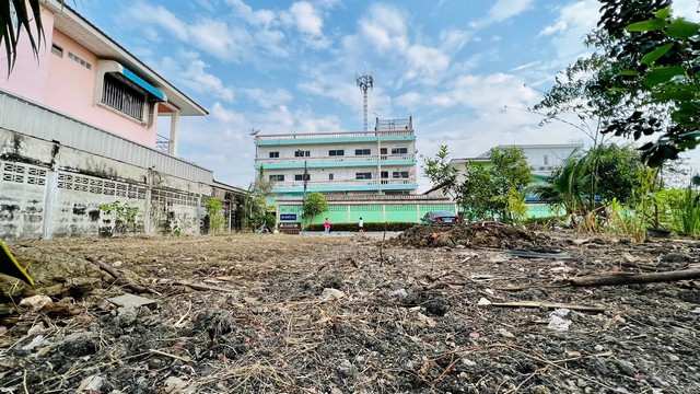 ขายที่ดินปล่า(ถมแล้ว) 100 ตร.ว เพชรเกษม เหมาะสำหรับสร้างหอพักนักศึกษา / บริษัท ฯลฯ ทำเลทอง & อยู่ใกล้ความเจริญ