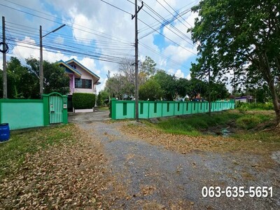 ขายบ้าน 2 ชั้น 3 หลัง ติดถนนทำเลดี ใกล้สี่แยก จปร.