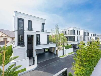 ขายบ้านหรูใหม่ มอลตัน เกทส์ กรุงเทพกรีฑา  ตกแต่งครบพร้อมอยู่