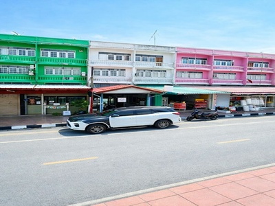 อำเภอไทรน้อย บิ๊กซี ไทรน้อย 3 กม.  อาคารพาณิชย์ 3 ชั้น 3นอน 