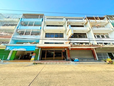 ใกล้ MRTแยกไฟฉาย 200 ม. สำนักงาน 2 ชั้น 2-3นอน 1 น้ำ 16ตร.วา.70 ต