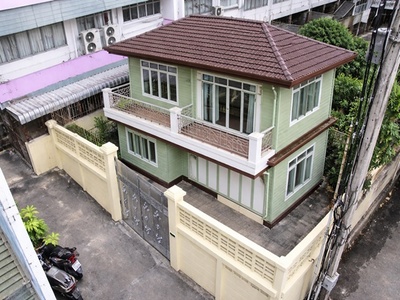 MRT อิสระภาพ 11-17 บ้านเช่า 2 หลัง 7นอน 4 น้ำ 60ตรว. 240ตร.ม.