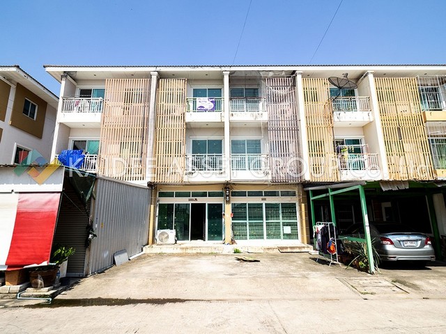 อาคารพาณิชย์ คุณาภัทร ( บัวทอง 4 ) บ้านกล้วย - ไทรน้อย หลังมุม