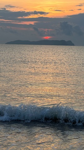 โปรจุกจุกรับกลางปีงูใหญ่ 2567   ขายอสังหาริมทรัพย์ ที่ดินราคาหลักแสน ปรับพื้นที่พร้อมขาย ที่ดินใกล้ทะเล ต.ทรายทอง อ.บางสะพานน้อย จ.ประจวบคีรีขันธ์