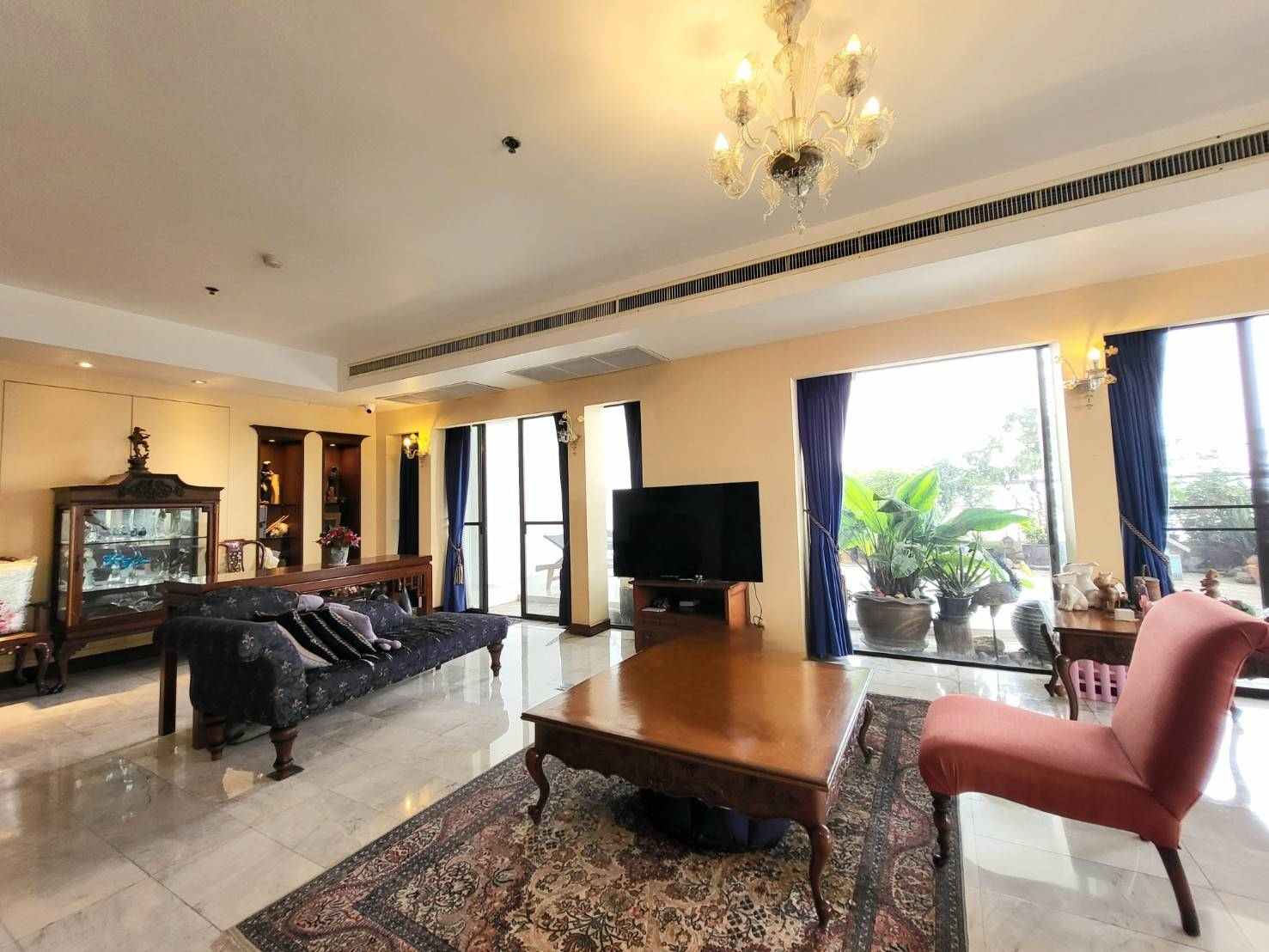 ขาย คอนโด Le Raffine สุขุมวิท 24 ใกล้ Emquartier BTS พร้อมพงษ์ Duplex พร้อมสระ 3 นอน 3 น้ำ 50,000,000 บาท