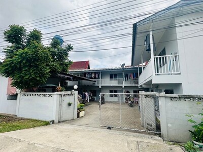 หอพัก 2 ชั้น 15 ห้อง รีโนเวทใหม่ทั้งหมด ทำเลทอง เมืองเชียงใหม่