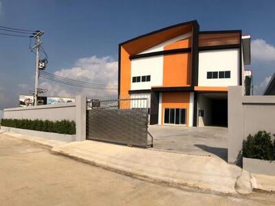 ให้เช่าโรงงานโกดัง เนื้อที่ 1.5 ไร่ 1350 ตรม. มีออฟฟิศ 2 ชั้น ต.ท
