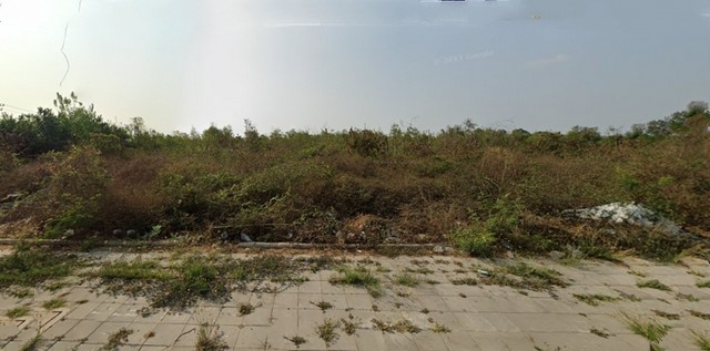 ขายที่ดิน พื้นที่สีชมพู ถมหมดแล้ว มีวางท่อระบายน้ำใหญ่ไว้แล้ว  ใกล้จุดขึ้นลงทางด่วน   แปลงใหญ่ติดถนนพระราม2 5.5 ไร่ 