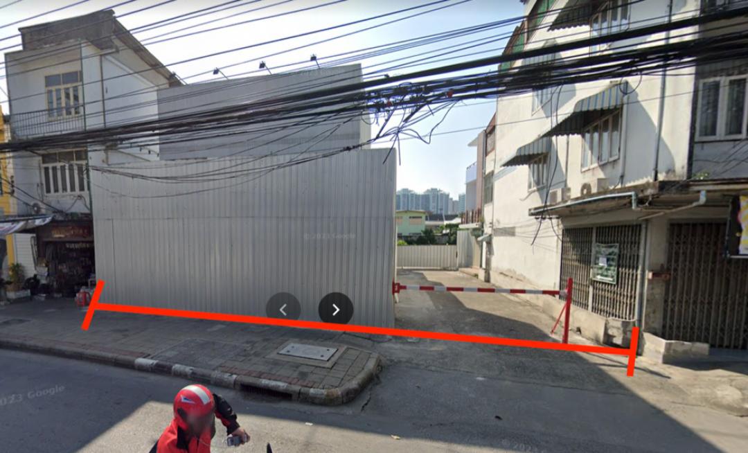 ให้เช่าที่ดิน ถนนจันทร์ เนื้อที่ดิน 1-0-63.7 ไร่ ติดถนนจันทน์ ที่ดินเป็นสีแดงกับน้ำตาล ติดถนน 4 เลน  ใกล้bts ช่องนนทรี คลุมซอยทั้งหมด 