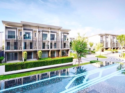 ทาวน์ อเวนิว MRTสามแยกบางใหญ่ เดิน 200ม. 3ชั้น 20ตร.วา 3นอน 
