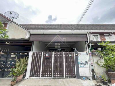 ทาวน์เฮ้าส์2ชั้น สังข์ฉิมพัฒนา-บางกรวยซอย7  พร้อมอยู่ หน้าบ้านไม่