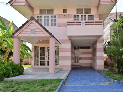 ให้เช่าบ้าน 80 ตรว. หมู่บ้านโฮมเพลส รามคำแหง 140 ใกล้ lake ใกล้สโ