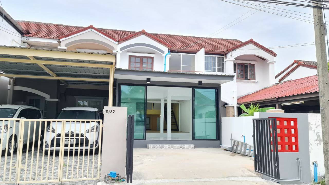 BH1727 ให้เช่าทาวน์โฮม2ชั้น หมู่บ้านธันธวัช5 ตั้งอยู่วัชรพล ซอย1/9 ตกแต่งสวย 