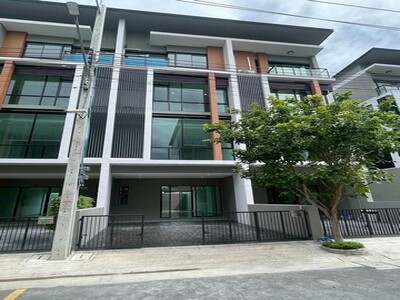 ให้เช่า Home Office บนถนนนวมินทร์ โครงการPremium Place Mix