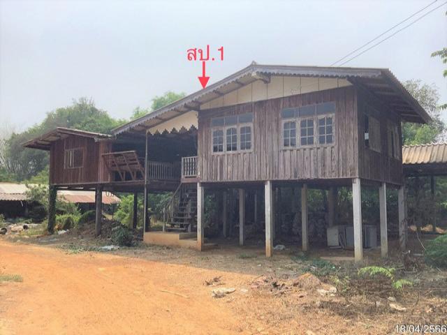 ขายบ้านไม้ใต้ถุนสูง   อำเภอสรรคบุรี  ชัยนาท (PKK02-11575)