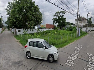 ให้เช่าที่ดินเปล่า 100 ตร.ว. ถ.เฉลิมพระเกียรติ ร. 9 ซอย7 ล้อมรั่ว ให้เช่าที่ดินเปล่า 100 ตร.ว. ถ.เฉลิมพระเกียรติ ร. 9 ซอย7 ล้อมรั่ว