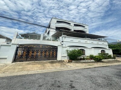 ขายบ้านเดี่ยว 5 ชั้นประชานิเวศน์จอดรถได้ 3 คันใกล้ตลาดสด