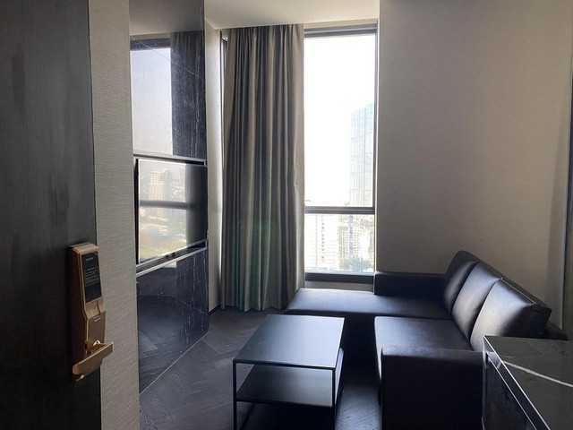A luxurious unit available!!! at The Esse Sukhumvit36, near BTS Thonglor