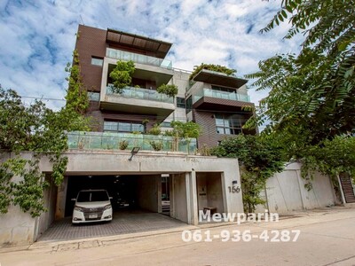 ขายบ้าน ทาวน์อินทาวน์ ขนาด 81 ตร.วา  6ชั้นครึ่ง  มีดาดฟ้า 