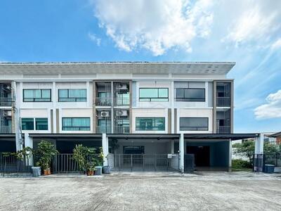 ขายทาวน์โฮม 3.5 ชั้น พาทิโอ วัชรพล-รามอินทรา ถนนวัชรพล