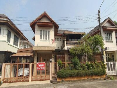 ให้เช่าบ้านเดี่ยว 2 ชั้น หมู่บ้านวรารักษ์ ใกล้ห้างแฟชั่นไอส์แลนด์