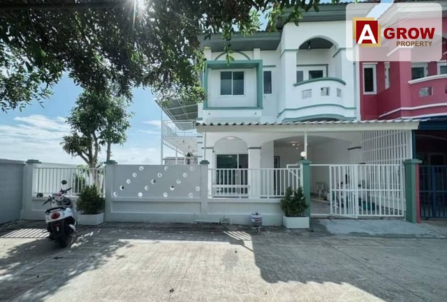 หมู่บ้านศิริวรรณชวนชม ซอย 33 หลังริม บ้านรีโนเวทใหม่พร้อมเข้าอยู่ 
