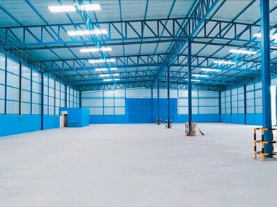  บางนา ตราด กม. 12 ฝั่งขาเข้า มีจุดกลับรถหน้าโกดัง รถเทเลอร์40เข้