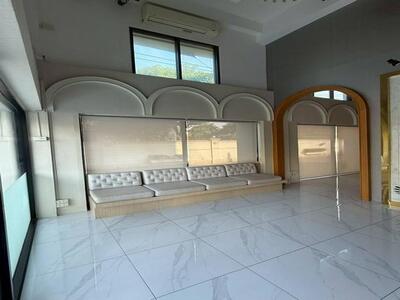 P2124 ให้เช่าอาคารพาณิชย์ ถนนเมน ประชาชื่น ติดมหาลัยธุรกิจบัณฑิตย